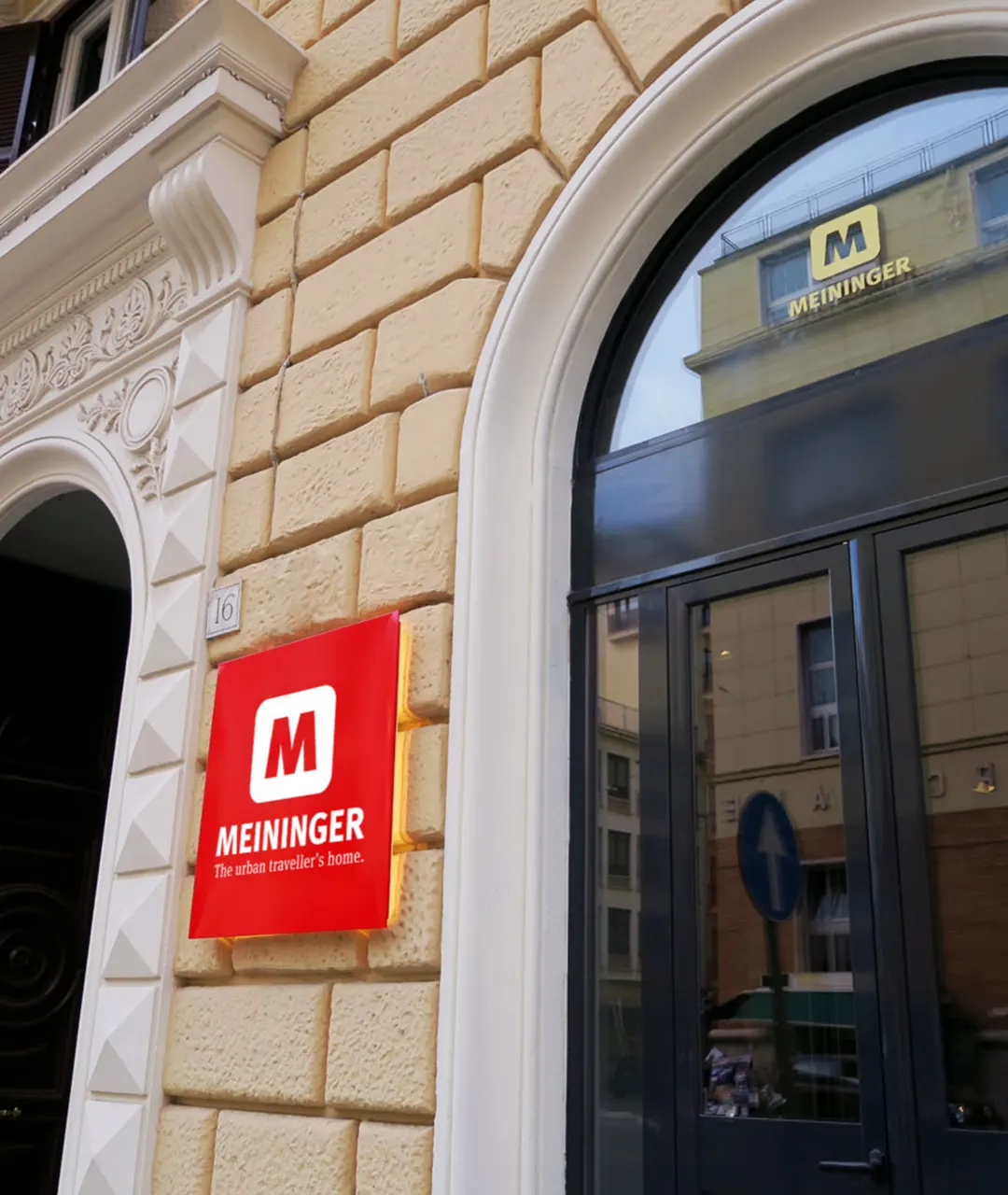 Ristrutturazione completa delle 118 camere, corridoi, area lounge, zona lobby, reception, bar del Meininger Hotel a Roma.