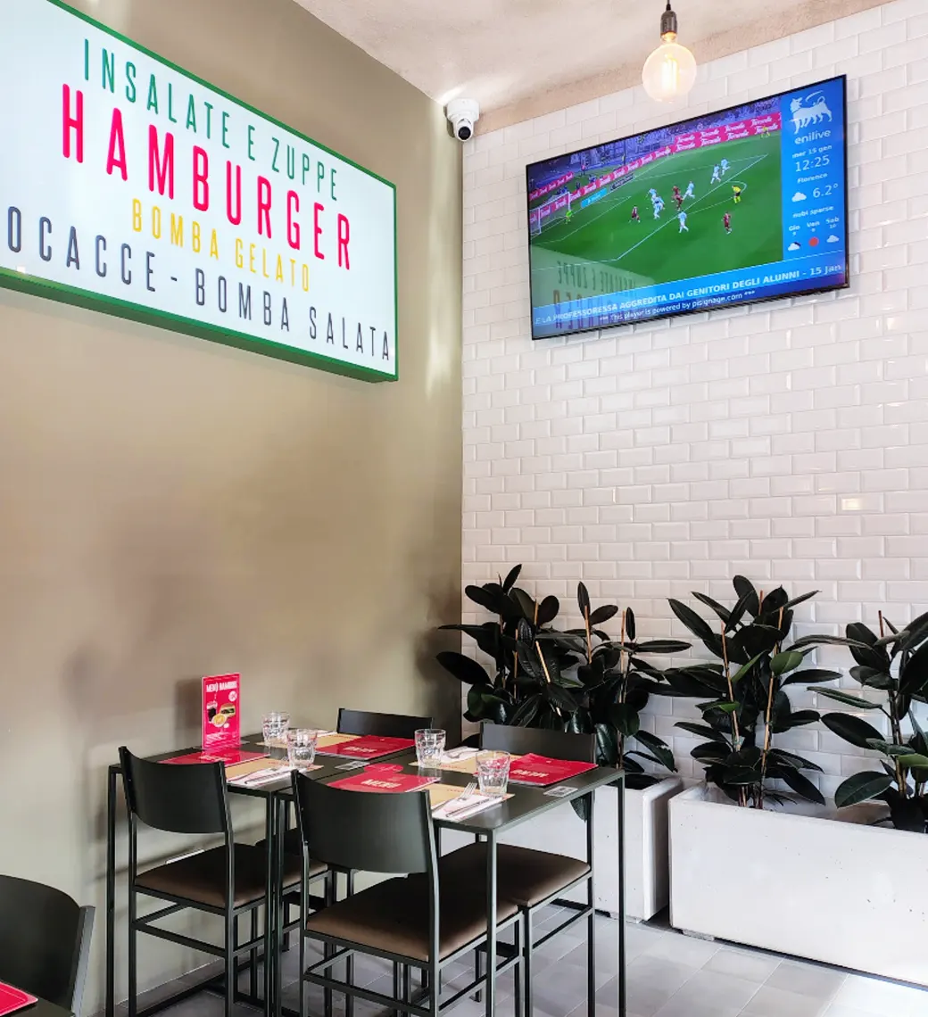 Ristrutturazione completa dello Store ALT Stazione del Gusto presso l’area di servizio Enilive a Firenze in Via del Pollaiolo nel quartiere Isolotto.