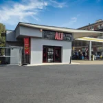 Ristrutturazione completa dello Store ALT Stazione del Gusto presso l’area di servizio Enilive a Firenze in Via del Pollaiolo nel quartiere Isolotto.