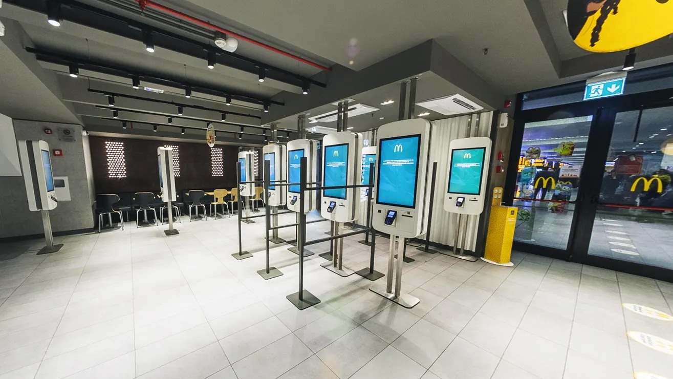 Esecuzione lavori edili e installazione impianti tecnologici per il ristorante McDonald’s a Roma Termini in Via Marsala.