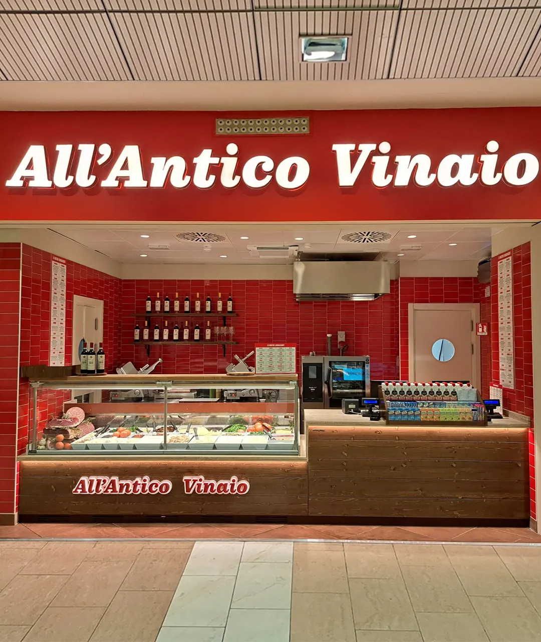 Un processo integrato di progettazione architettonica, strutturale e impiantistica finalizzato alla realizzazione dell’opera all’interno dell'Aeroporto di Firenze.